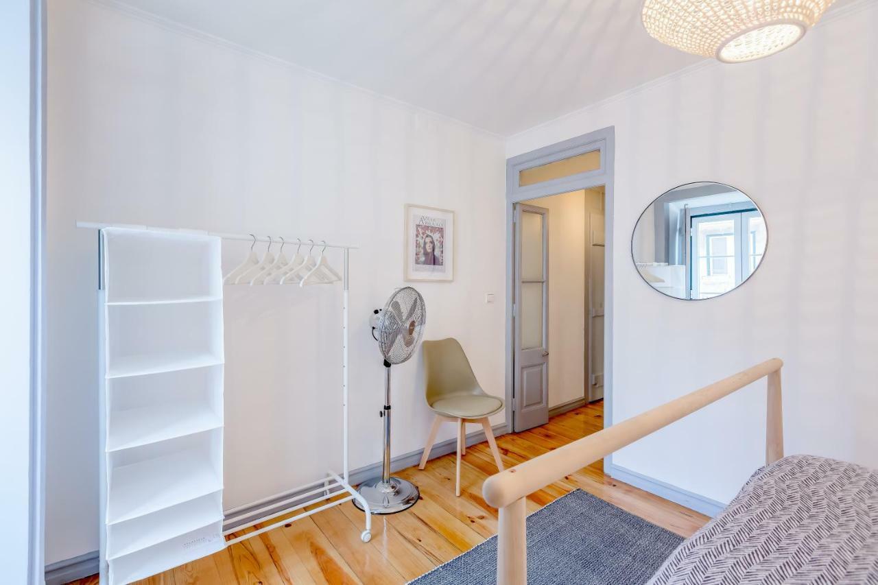 Alfama, Bright And Spacious With Private Terrace, By Timecooler Lisbona