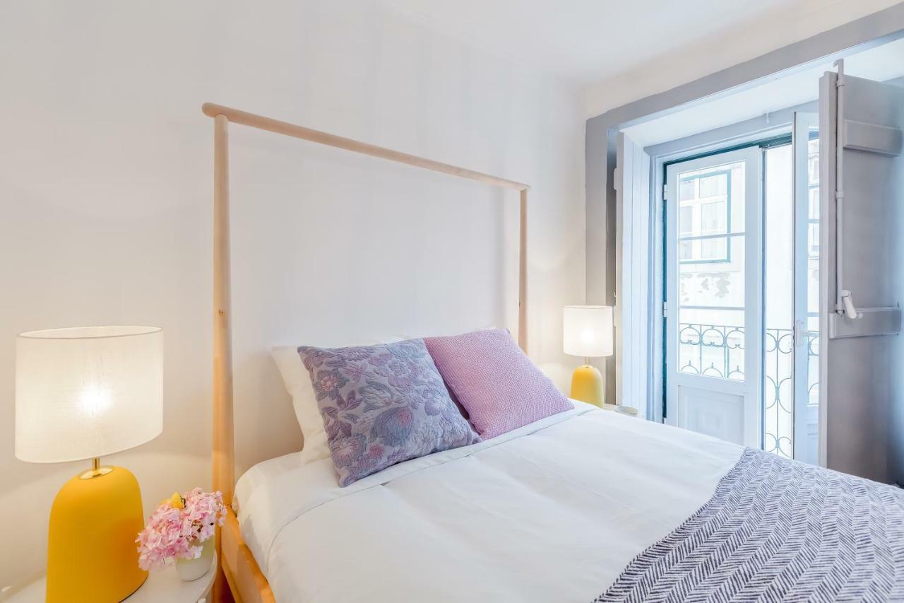 Alfama, Bright And Spacious With Private Terrace, By Timecooler * Lisbona